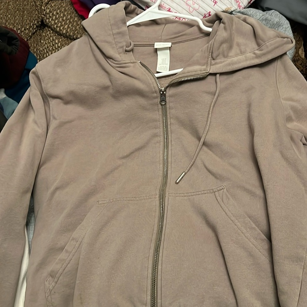 women’s zip up